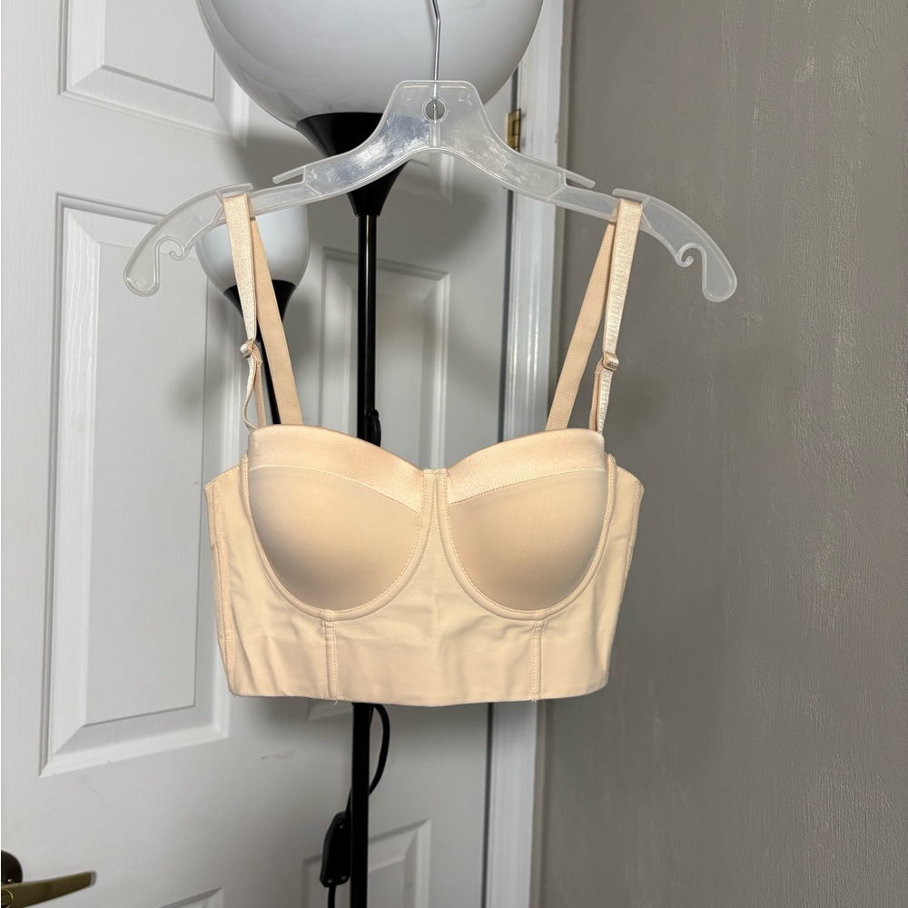 NWOT 34D Strapless Bra w/ removable straps and boning/bustier